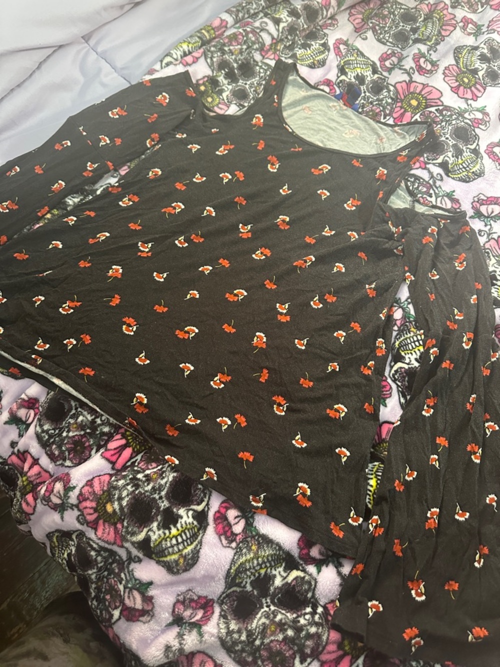 Aeropostale Black Long Sleeve Cold-Shoulder Tee with Orange Floral Print